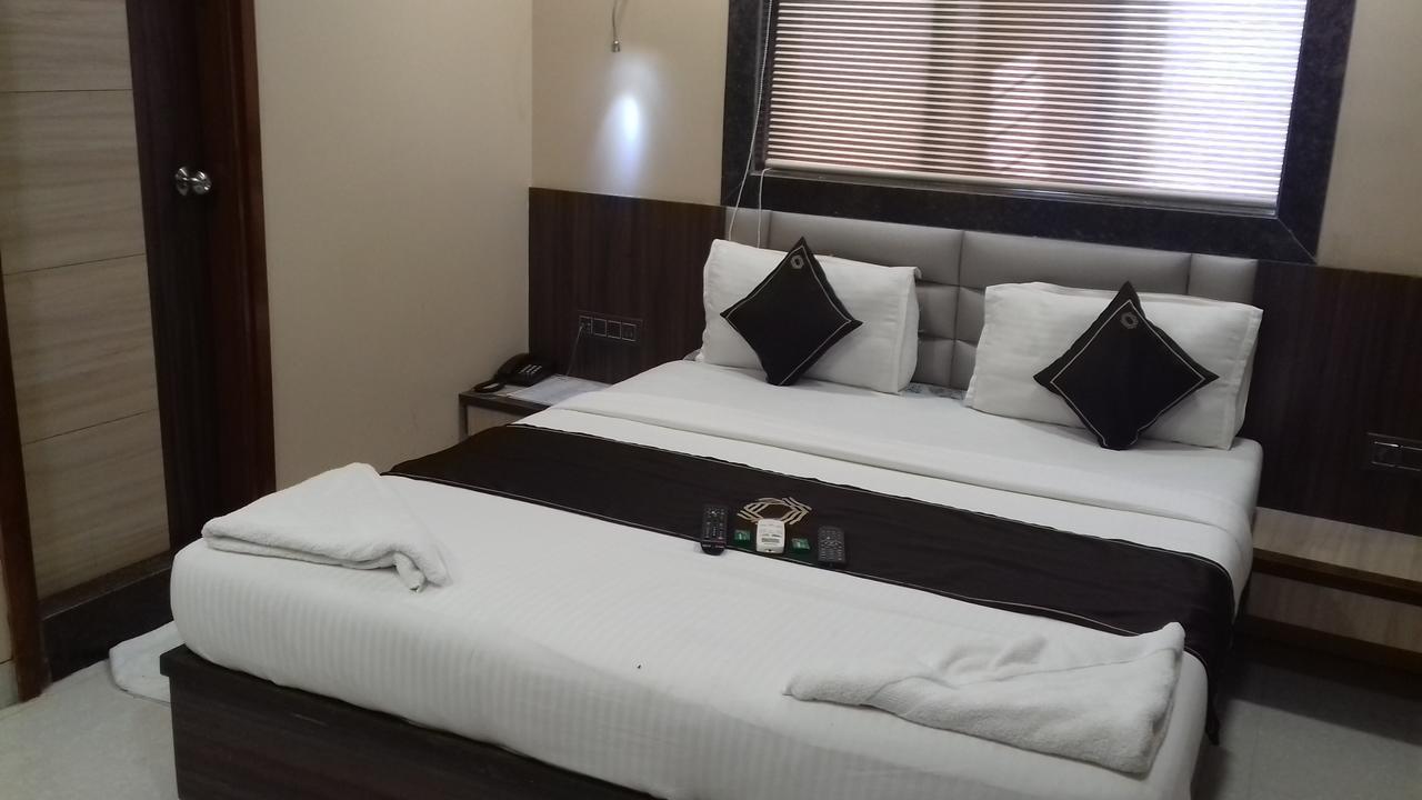 Готель Shine Hospitality Мумбаї Екстер'єр фото